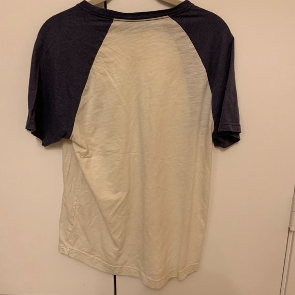 Levis Cream and Blue T Shirt (Size Small) - Picture 2 of 2